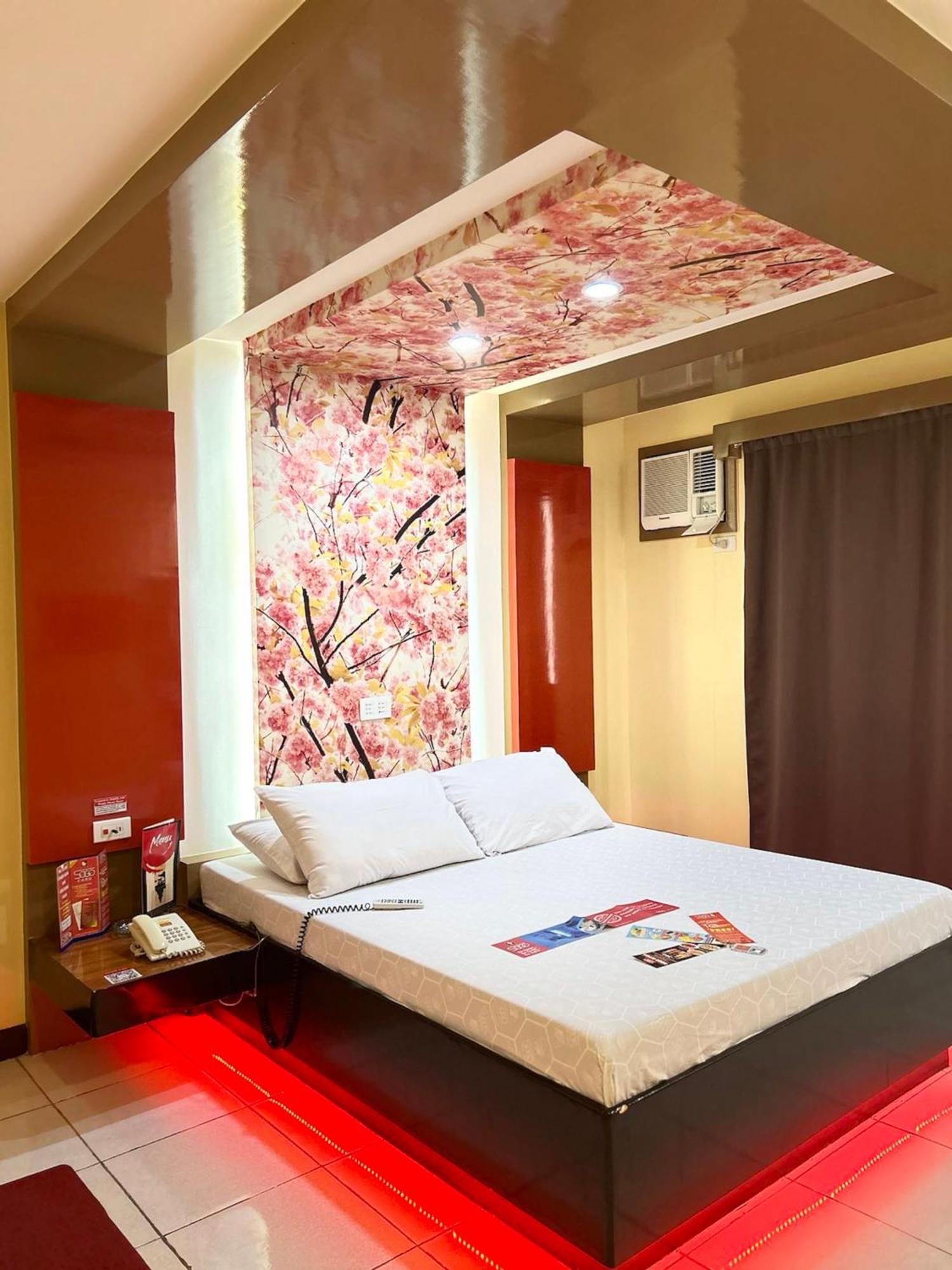 Hotel Sogo Sta Rosa Santa Rosa  Buitenkant foto